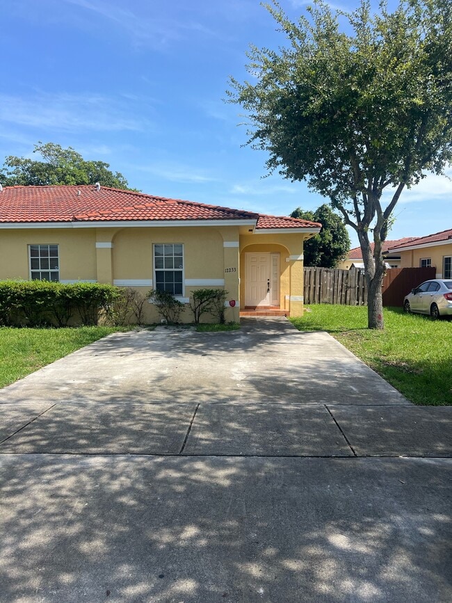Building Photo - 12233 SW 215th Terrace Rental