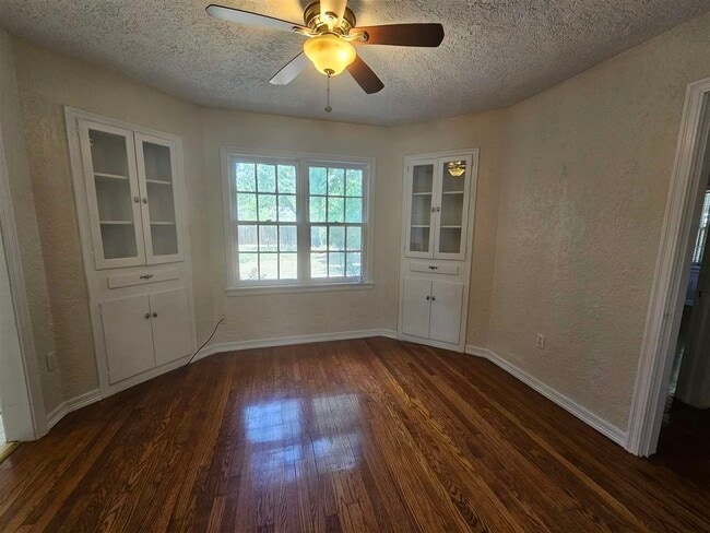 Photo - 1331 NW Cherry Ave