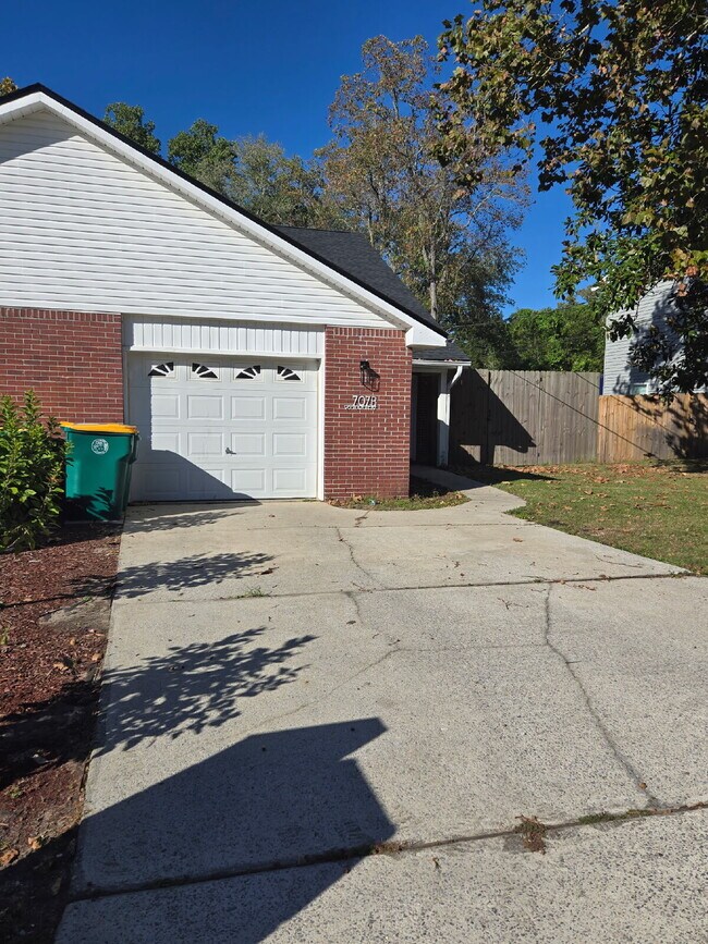Photo - 707B Woodlawn Ave