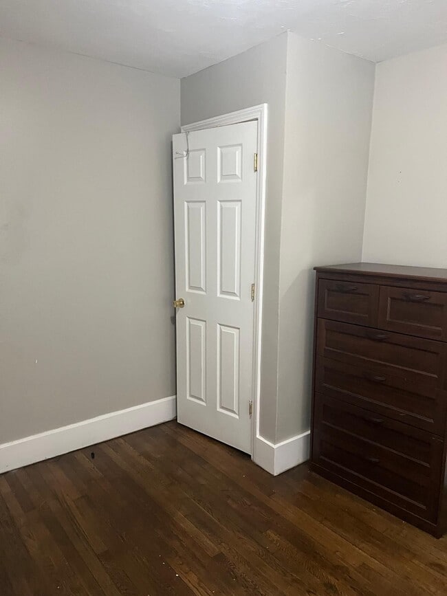 Photo - 14 Poplar Rd Unit 1R