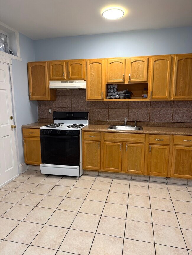 Photo - 5502 Spring St