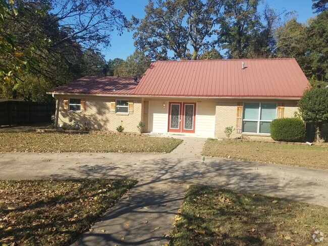 Building Photo - Modern Home