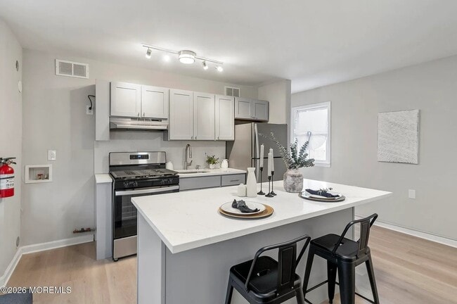 Photo - 225 Webster Ave Unit 2