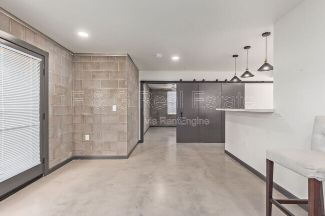 Photo - 129 N 11th Ave Unit 1b