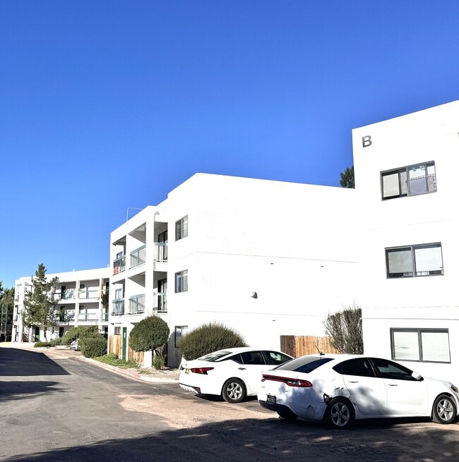 Photo - Evergreen Apartments