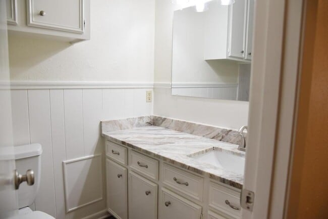 Photo - 713 Oxford Ave