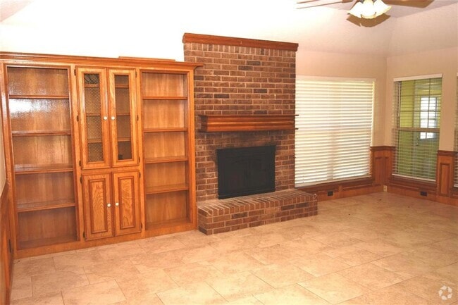 Building Photo - 314 Raintree Ln Rental