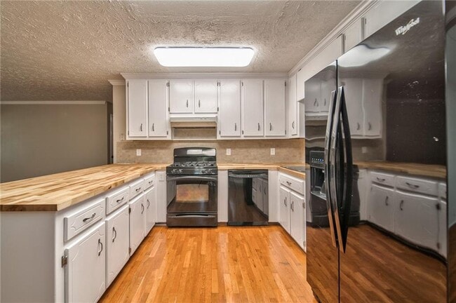 Photo - 216 Cedar Valley Ct