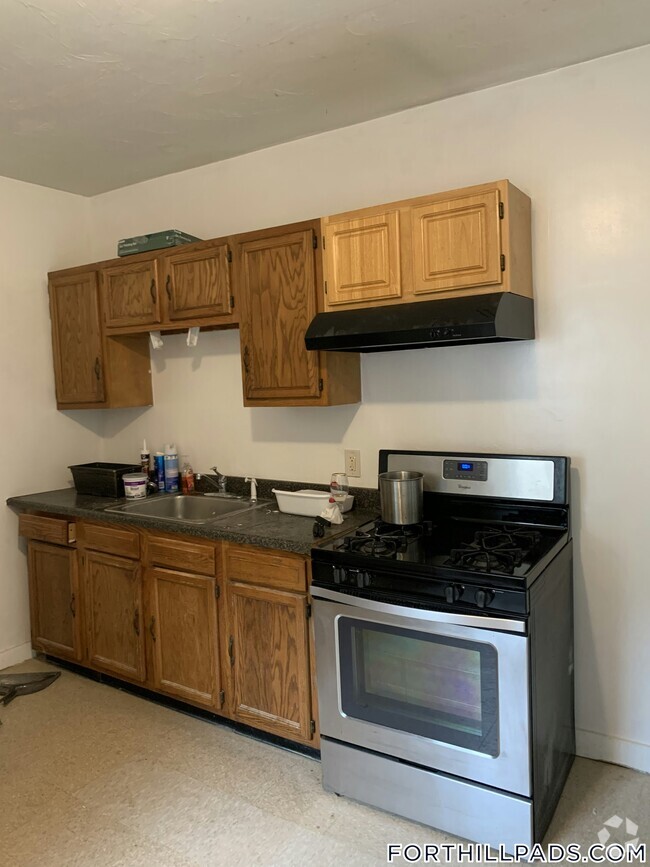 Building Photo - 253 Highland St Rental