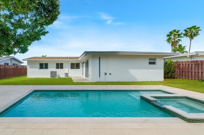 Building Photo - 1520 NE 14th Terrace