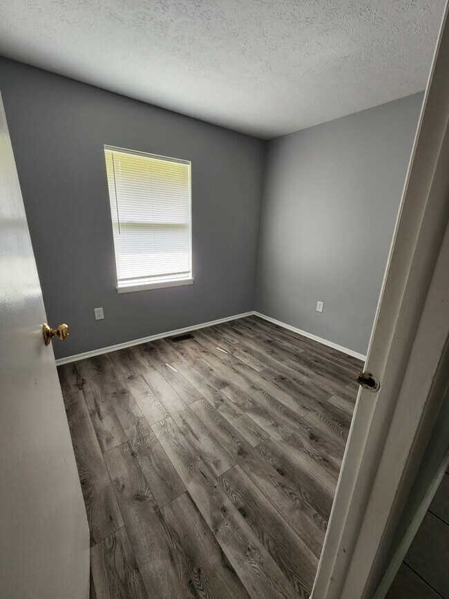 Photo - Beautiful 3 Bedroom 1 Bathroom Home