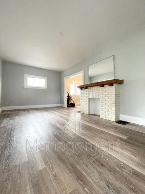 Photo - 434 W Poinsetta Ave