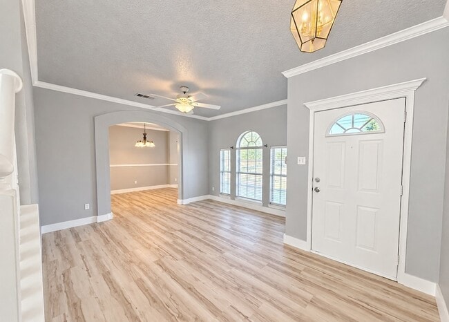 5709 Parkwood Trail