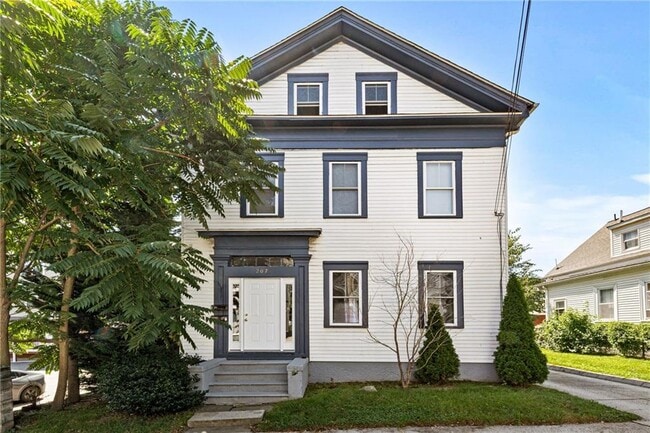 Building Photo - 207 Power St Unit 1 Rental