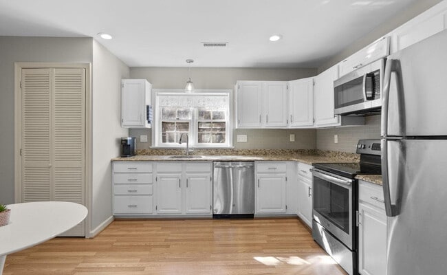 4843 Willett Pky