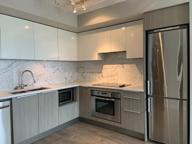 Photo - 6461 Telford Ave