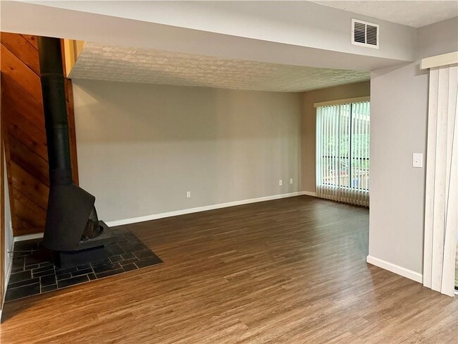 Photo - 1059 Mariners Dr