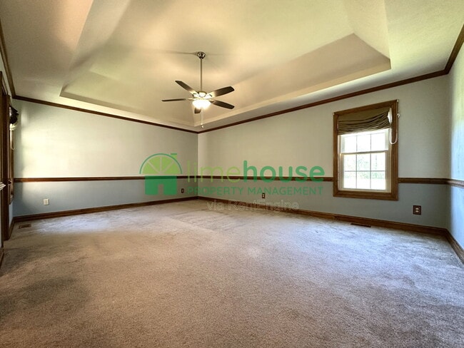 Photo - 700 Middle Rdg Dr