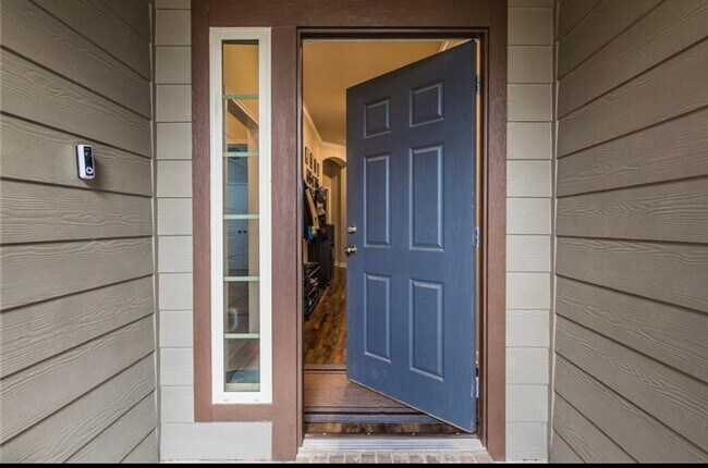 Photo - 8219 Quiet Hollow Dr