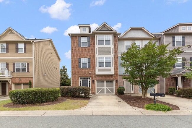 Photo - 611 Carlton Commons Ln