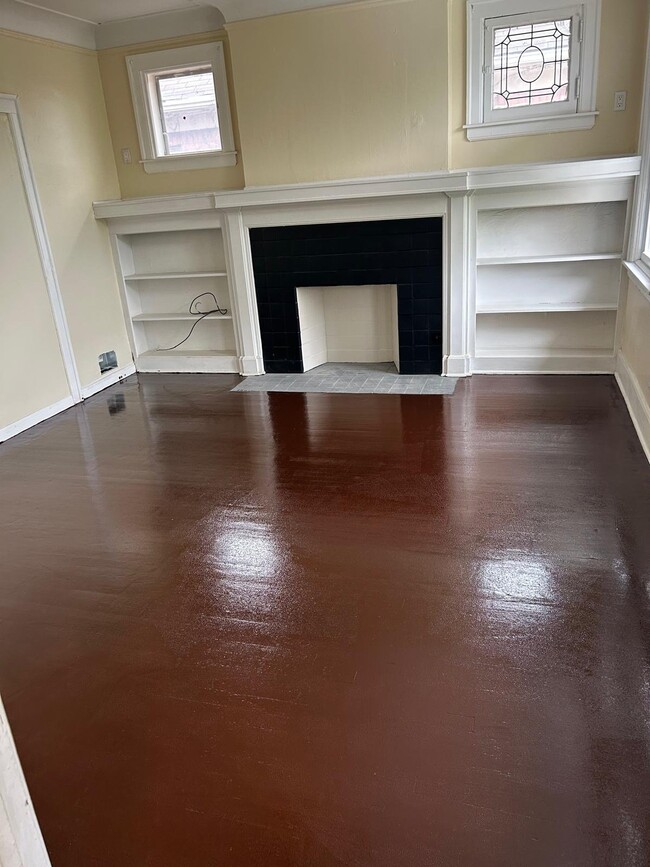 Photo - 2985 W Grand St Unidad 1