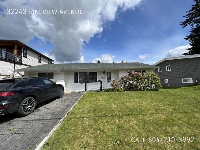 Building Photo - Bright 3 Bedroom Home with Large Shop!