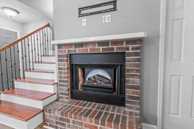 Photo - 11523 Jade Ln SE