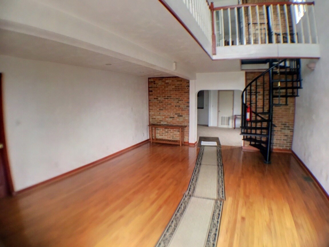 Photo - Bay Breeze Apartments