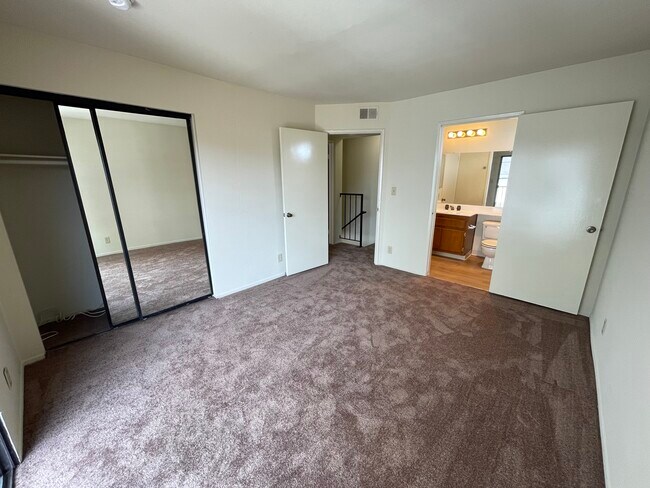 11913 Avon Way