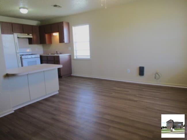 Photo - 804 Hackberry St