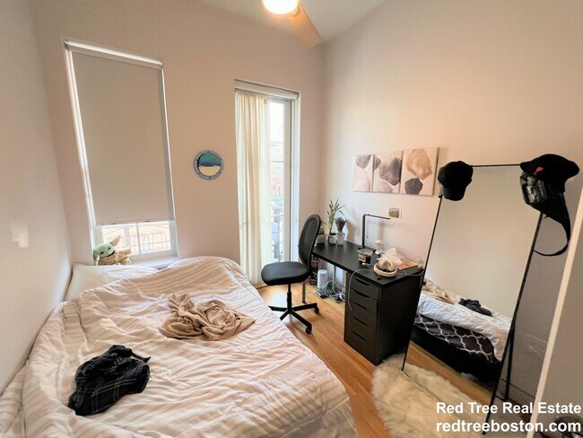 Photo - 1607 Tremont St