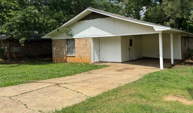 Photo - 1501 Julius Erving St