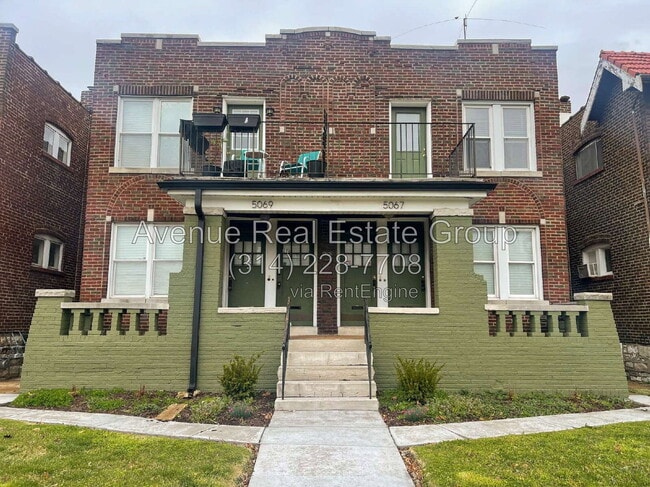Building Photo - 5067 Chippewa St Unit 2f