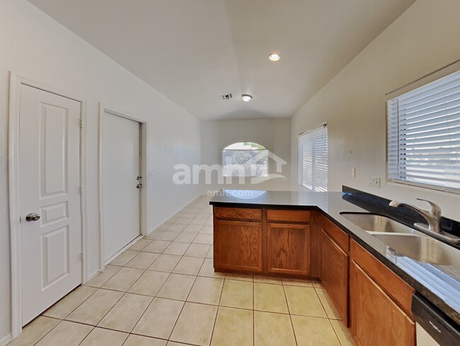 Photo - 5102 E Duane Ln