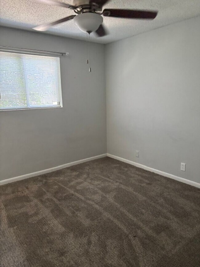 40 Burton Hills Blvd Unidad BITER INVESTMENT #2