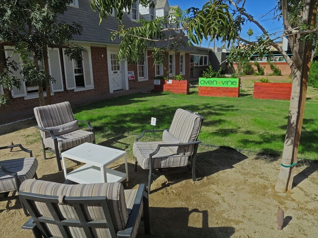 A 7 casas de la cafetería, el pequeño parque y el restaurante. - 60 W Lewis Ave
