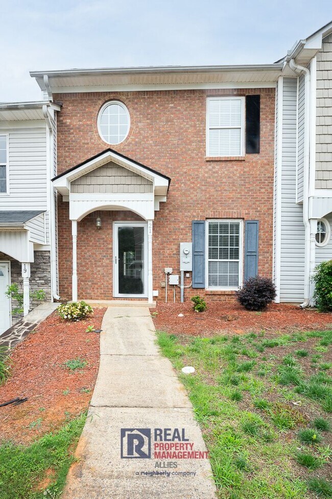 Modern 2-Bedroom Townhome in Prime Carters... - Modern 2-Bedroom Townhome in Prime Carters...