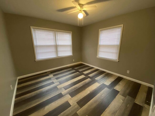 Photo - 3 Bedroom On West Side!