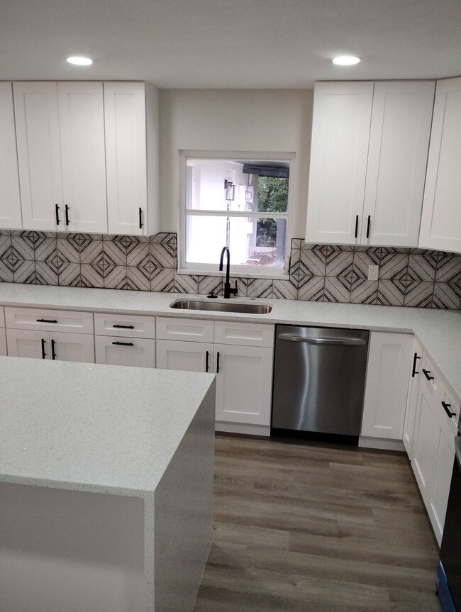 Photo - Upgraded 4 Bedroom in Deland - Available Now!