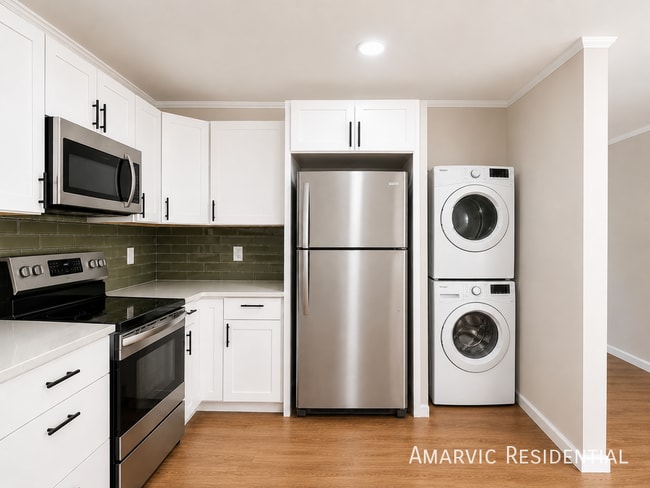 Photo - 807 Candlewood Dr