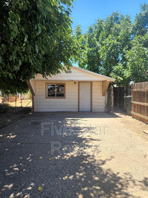 Building Photo - 1570 3rd St Rental