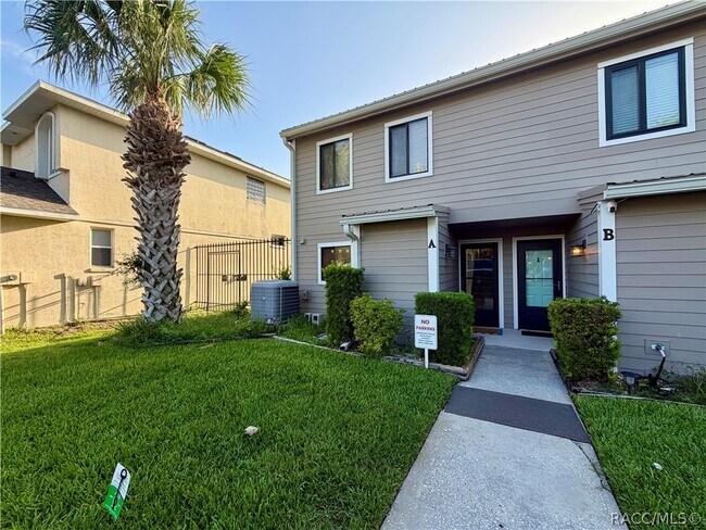 65 Beach Ln
