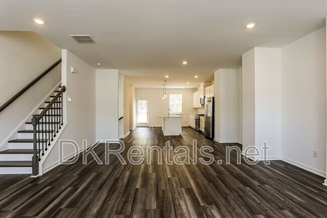 Photo - 339 Sammon Wy