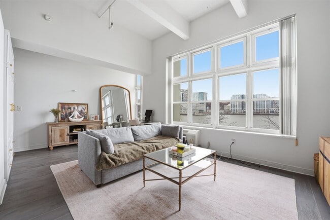 Building Photo - 1500 Washington St Unit 2J