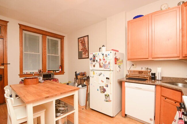 Photo - 2647 W Iowa St Unit 4