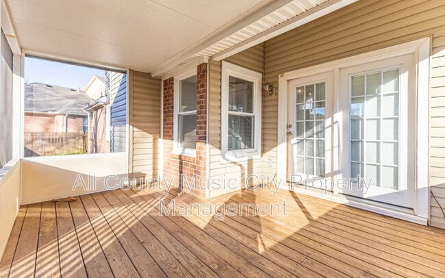 Photo - 302 Park Glen Dr