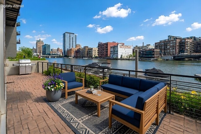 Photo - 106 W Seeboth St