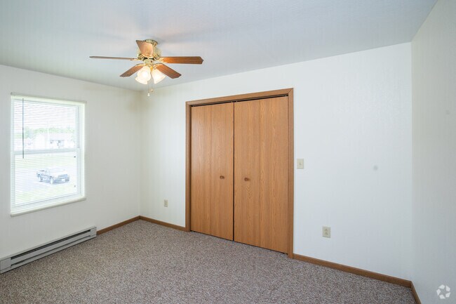 1BR, 1BA - 650SF - Bedroom