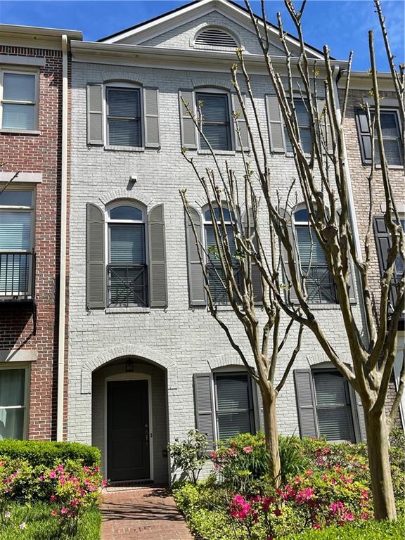 Building Photo - 131 W Ridge Way