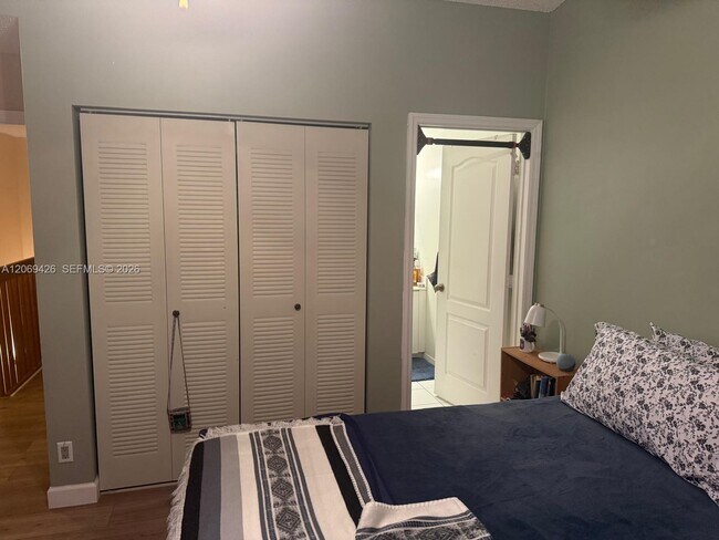 820 NE 212th Terrace Unit 4